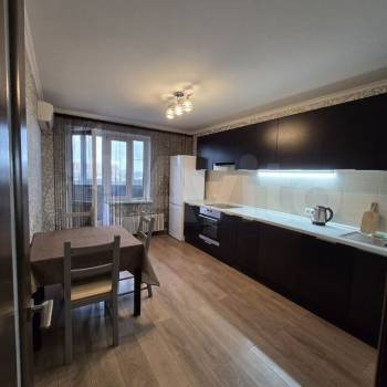 Сдается 2-х комнатная квартира, 64 м²