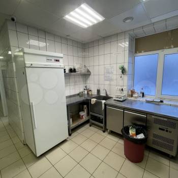 Сдается Нежилое помещение, 213 м²