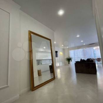 Сдается 1-комнатная квартира, 63 м²