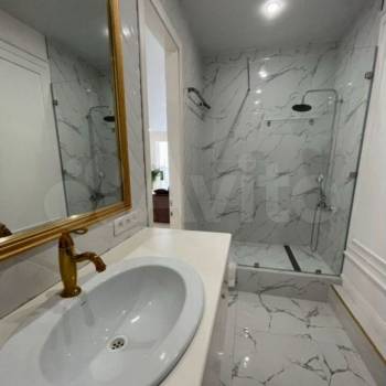 Сдается 1-комнатная квартира, 63 м²