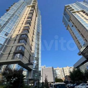 Сдается 1-комнатная квартира, 63 м²