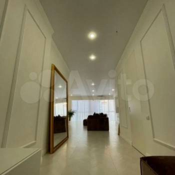 Сдается 1-комнатная квартира, 63 м²