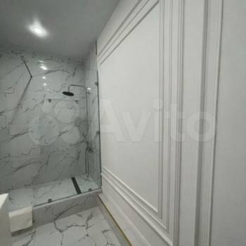 Сдается 1-комнатная квартира, 63 м²