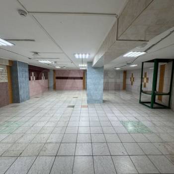 Сдается Нежилое помещение, 300 м²