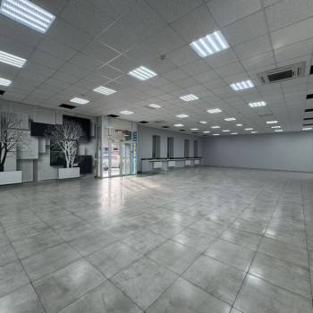 Сдается Нежилое помещение, 300 м²