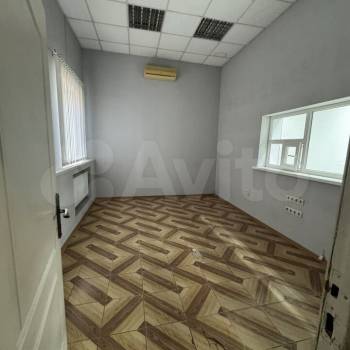 Сдается Нежилое помещение, 300 м²