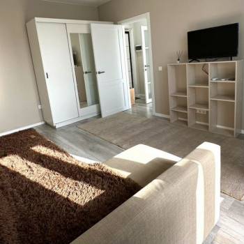 Продается 1-комнатная квартира, 35 м²