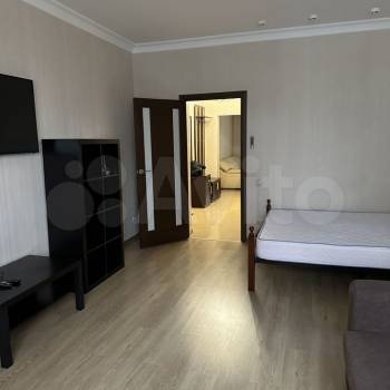 Сдается 1-комнатная квартира, 55 м²