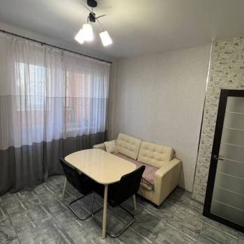 Сдается 1-комнатная квартира, 48 м²