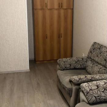 Сдается 1-комнатная квартира, 42 м²