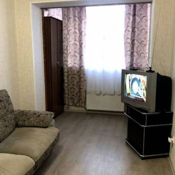 Сдается 1-комнатная квартира, 42 м²