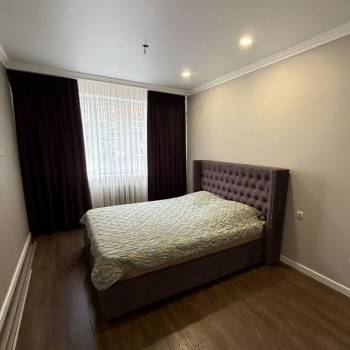 Сдается 1-комнатная квартира, 55 м²