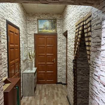 Продается Многокомнатная квартира, 58 м²