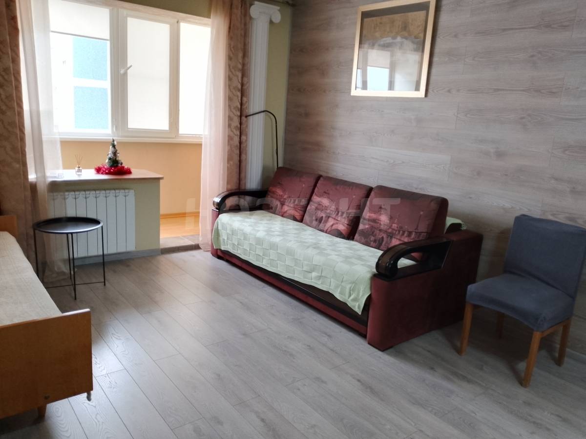 Сдаю 1-ком. квартиру, ЮМР, ул. 70 лет Октября