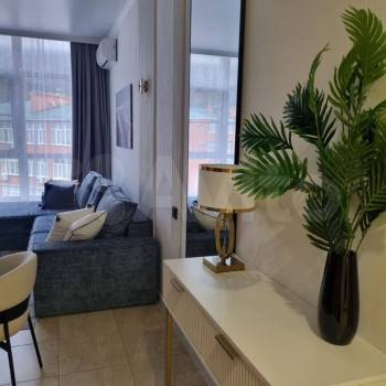 Продается 1-комнатная квартира, 55 м²