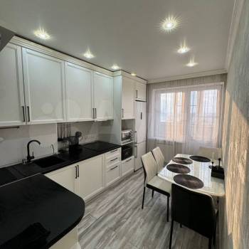 Сдается 1-комнатная квартира, 52 м²