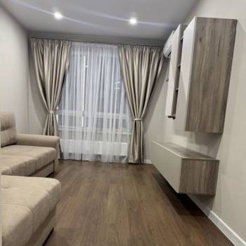 Сдается 1-комнатная квартира, 60 м²