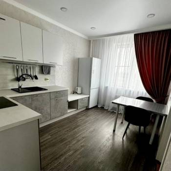 Сдается 1-комнатная квартира, 42 м²