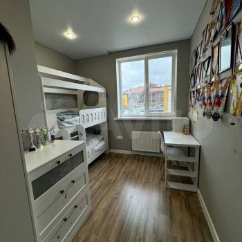 Продается Многокомнатная квартира, 71 м²