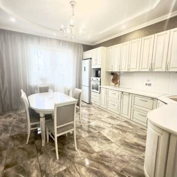 Продается 3-х комнатная квартира, 101 м²