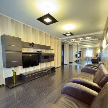 Сдается 2-х комнатная квартира, 90 м²