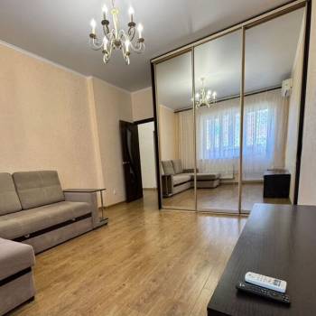 Сдается 1-комнатная квартира, 40 м²