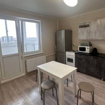 Сдается 1-комнатная квартира, 37 м²