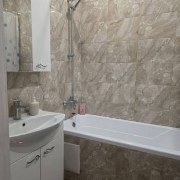 Продается 1-комнатная квартира, 52 м²