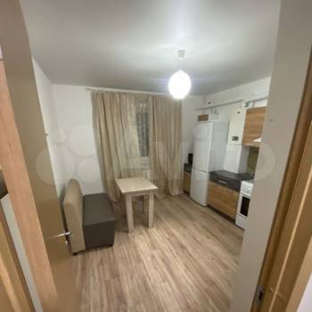 Сдается 1-комнатная квартира, 38 м²