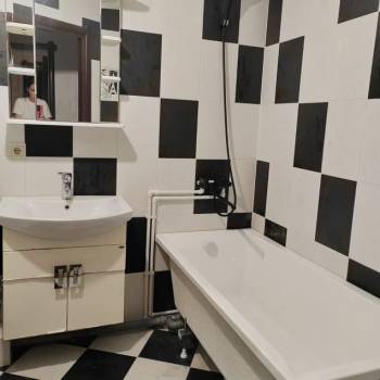 Продается Многокомнатная квартира, 74 м²