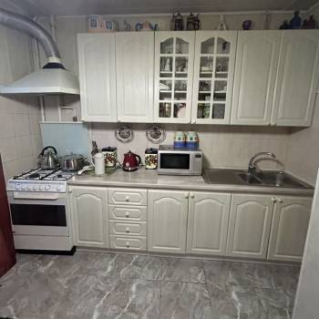 Продается Многокомнатная квартира, 100 м²