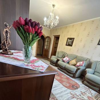 Продается Многокомнатная квартира, 100 м²