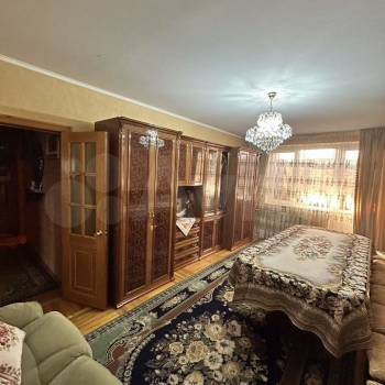 Продается Многокомнатная квартира, 100 м²