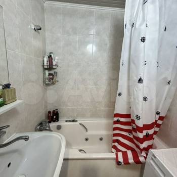 Продается Многокомнатная квартира, 100 м²