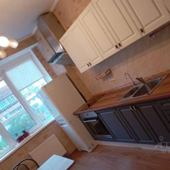 Продается 1-комнатная квартира, 42,2 м²