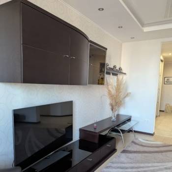 Сдается 2-х комнатная квартира, 100 м²