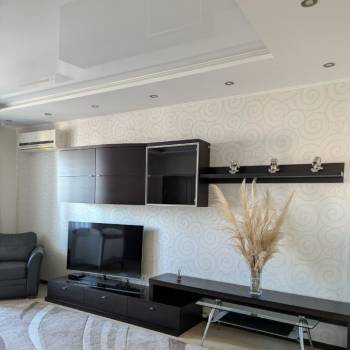 Сдается 2-х комнатная квартира, 100 м²