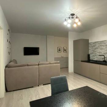 Сдается 2-х комнатная квартира, 95 м²