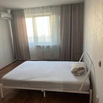 Продается 1-комнатная квартира, 38 м²