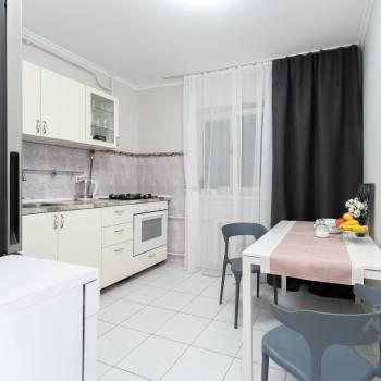 Сдается Многокомнатная квартира, 80 м²