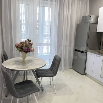 Сдается 1-комнатная квартира, 38 м²