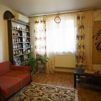 Продается 1-комнатная квартира, 37 м²
