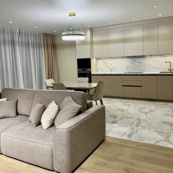 Сдается 2-х комнатная квартира, 81 м²