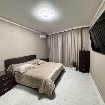 Сдается 2-х комнатная квартира, 75 м²