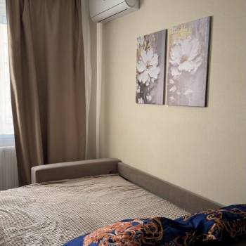 Продается 1-комнатная квартира, 42 м²