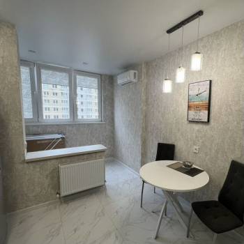 Продается 1-комнатная квартира, 38 м²