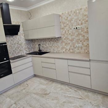 Продается 1-комнатная квартира, 42 м²