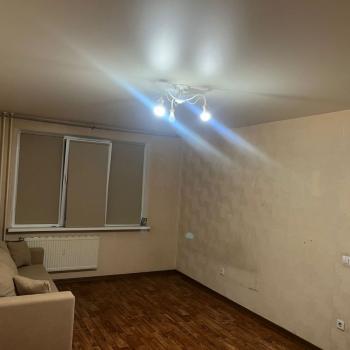 Продается 1-комнатная квартира, 37,4 м²