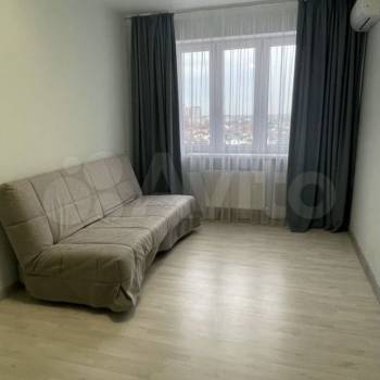 Продается 1-комнатная квартира, 38 м²