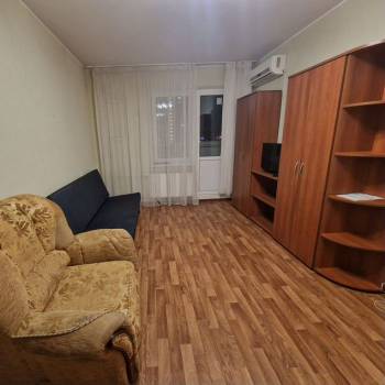 Продается 1-комнатная квартира, 37 м²